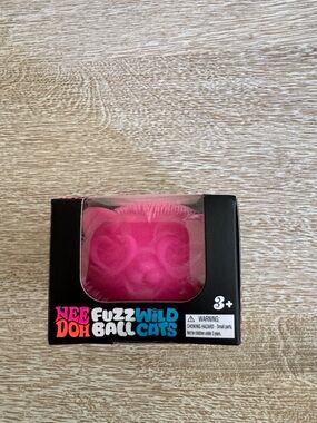 Nee Doh Fuzz Ball Wild Cats - Pink